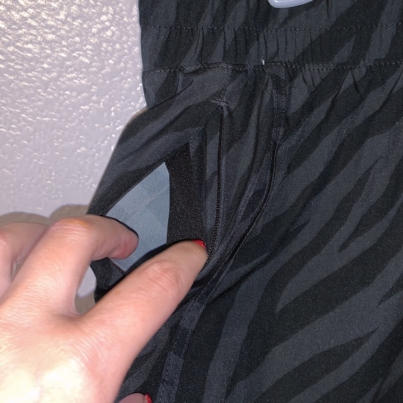 Avia black zebra print athletic gym shorts with pockets - Picture 3 of 7